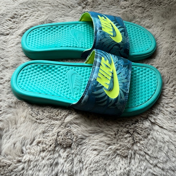 Nike Benassi JDI Tropical Print Slide Sandal Blue Teal Green Size Women's 8 - Picture 4 of 6